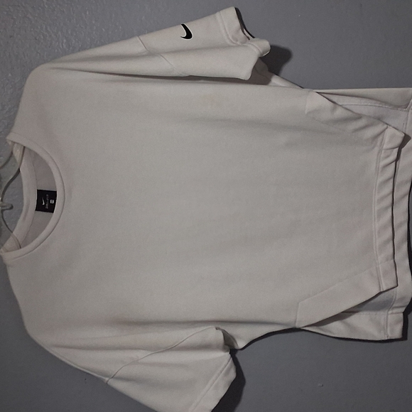 Nike White Top - Picture 4 of 8